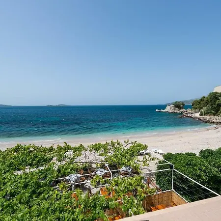 Poseydon شقة مْليني